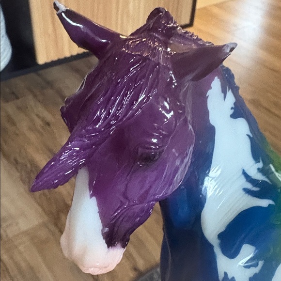 Breyer Equidae Rainbow Decorator model horse - Picture 7 of 10